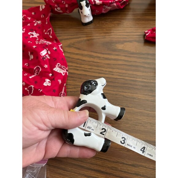 Cow napkin rings with red cowboy decor napkins set of four - Picture 6 of 8